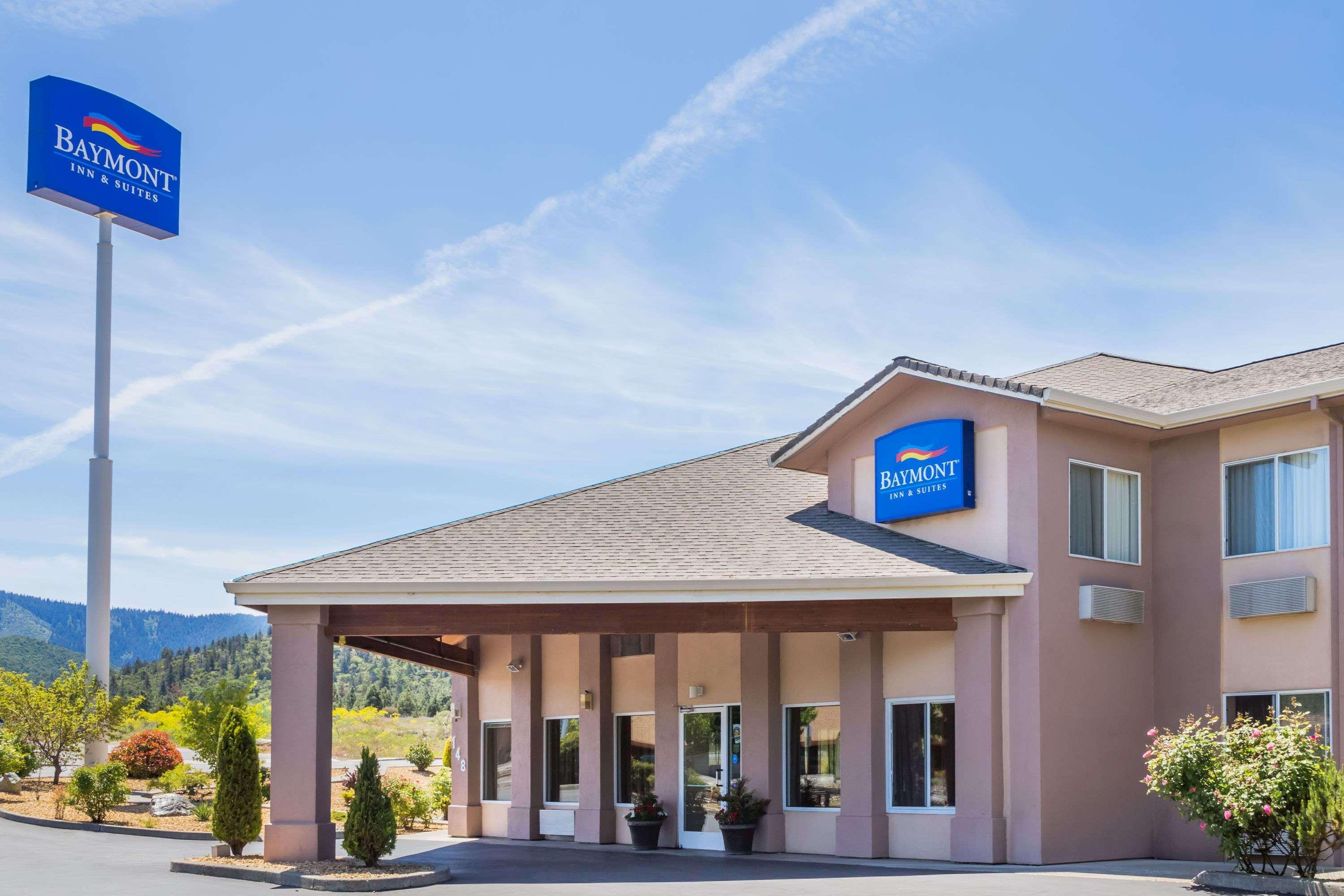 Baymont By Wyndham Yreka Hotel Buitenkant foto